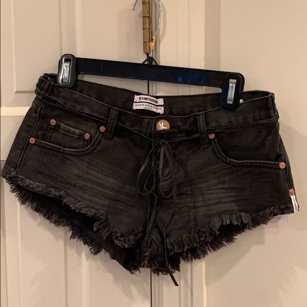 One Teaspoon Dark Wash Denim Shorts Size 27 (NWT)